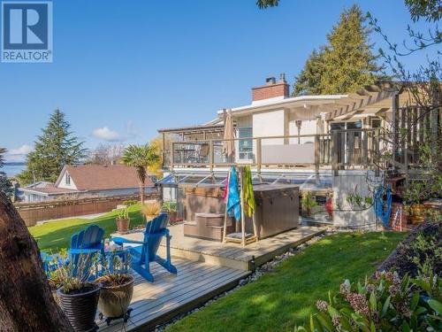 6948 Victoria Street, Powell River, BC - Outdoor With Deck Patio Veranda