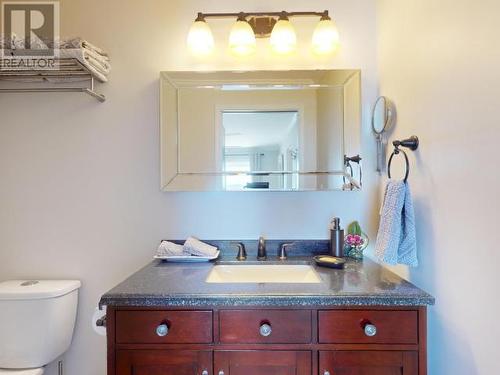 6948 Victoria Street, Powell River, BC - Indoor Photo Showing Bathroom