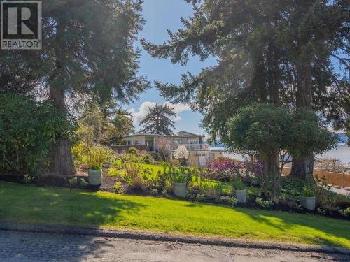 6948 Victoria Street, Powell River, BC - Outdoor