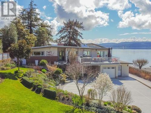 6948 Victoria Street, Powell River, BC - Outdoor With Body Of Water