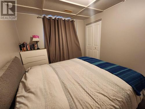 875 10Th Avenue, Montrose, BC - Indoor Photo Showing Bedroom