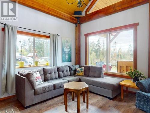 9958 Serendipity Road, Powell River, BC 