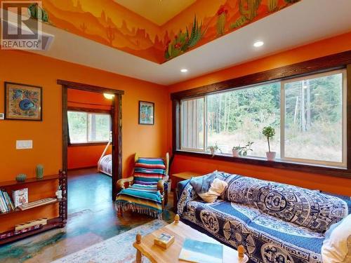 9958 Serendipity Road, Powell River, BC 