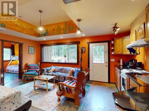 9958 Serendipity Road, Powell River, BC 