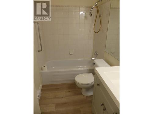 8700 Jubilee Road E Unit# 205, Summerland, BC - Indoor Photo Showing Bathroom