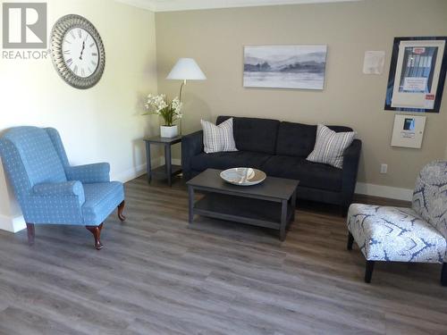 8700 Jubilee Road E Unit# 205, Summerland, BC - Indoor Photo Showing Living Room