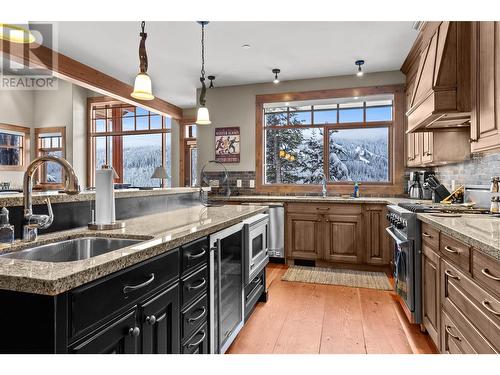 5040 Valley Drive Unit# 6, Sun Peaks, BC - Indoor Photo Showing Kitchen