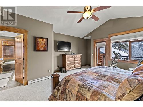 5040 Valley Drive Unit# 6, Sun Peaks, BC - Indoor Photo Showing Bedroom