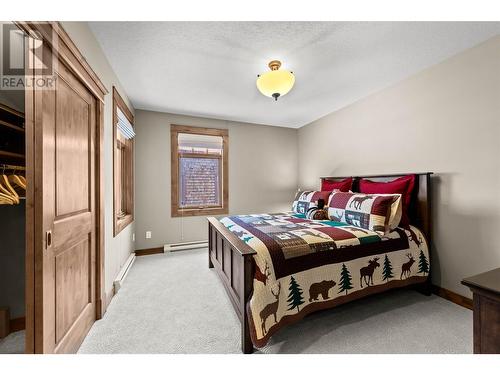 5040 Valley Drive Unit# 6, Sun Peaks, BC - Indoor Photo Showing Bedroom