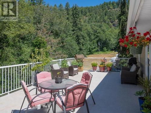 5930 Mowat Ave, Powell River, BC - Outdoor With Deck Patio Veranda