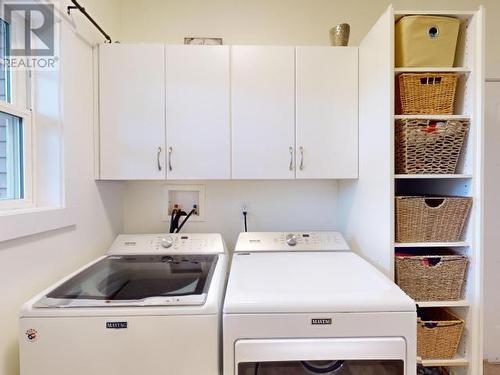 3378 Yew Kwum Place, Powell River, BC - Indoor Photo Showing Laundry Room