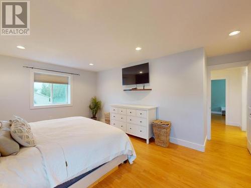 3378 Yew Kwum Place, Powell River, BC - Indoor Photo Showing Bedroom