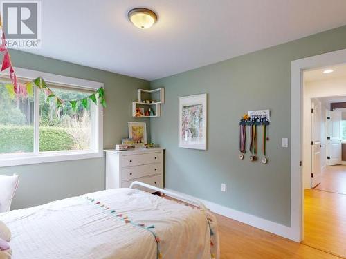 3378 Yew Kwum Place, Powell River, BC - Indoor Photo Showing Bedroom