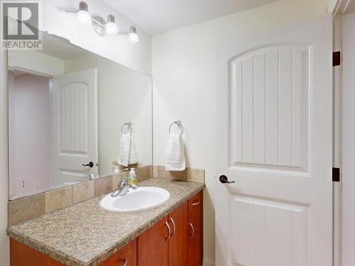 3378 Yew Kwum Place, Powell River, BC - Indoor Photo Showing Bathroom