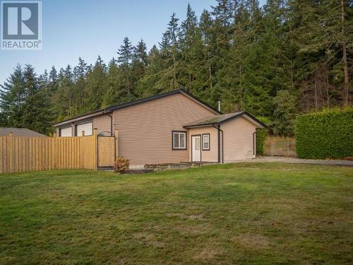 3378 Yew Kwum Place, Powell River, BC - Outdoor