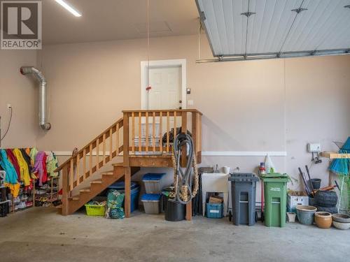 3378 Yew Kwum Place, Powell River, BC - Indoor Photo Showing Garage