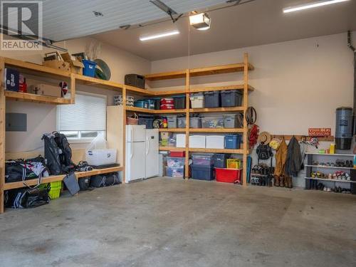 3378 Yew Kwum Place, Powell River, BC - Indoor Photo Showing Garage