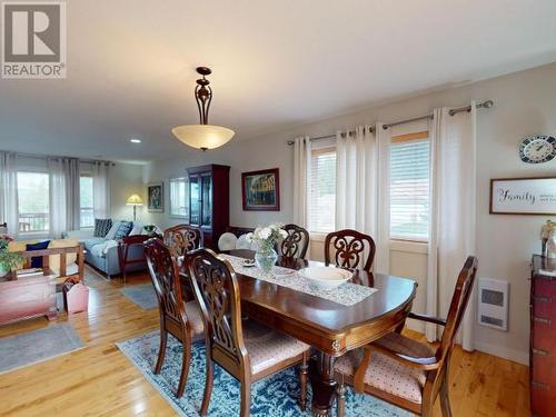 7068 Royston Street, Powell River, BC - Indoor Photo Showing Dining Room