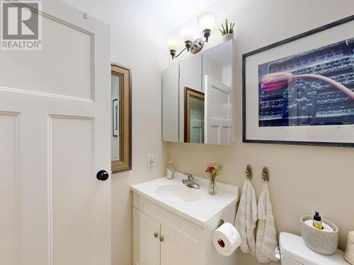 7068 Royston Street, Powell River, BC - Indoor Photo Showing Bathroom