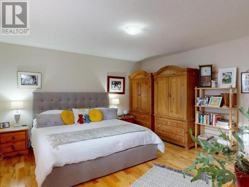 7068 Royston Street, Powell River, BC - Indoor Photo Showing Bedroom