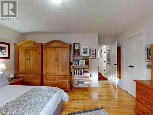 7068 Royston Street, Powell River, BC - Indoor Photo Showing Bedroom