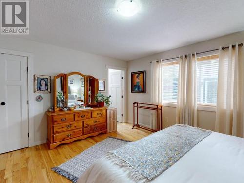 7068 Royston Street, Powell River, BC - Indoor Photo Showing Bedroom