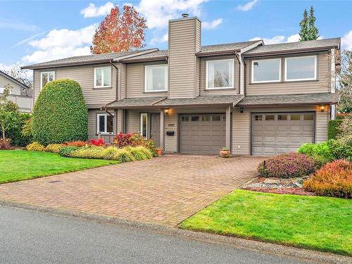 2042 Skyline Cres, Central Saanich, BC 