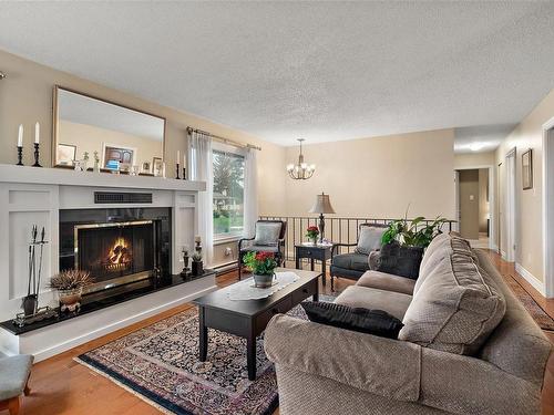 2042 Skyline Cres, Central Saanich, BC 