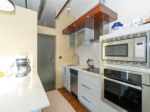 822-1029 View St, Victoria, BC - Indoor Photo Showing Kitchen