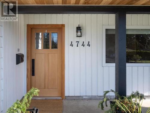 4744 Manson Ave, Powell River, BC - Outdoor With Exterior