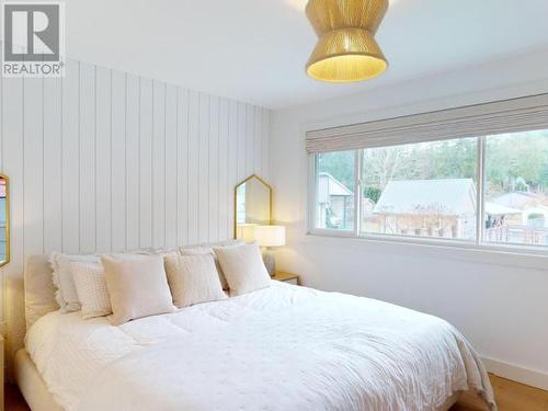 4744 Manson Ave, Powell River, BC - Indoor Photo Showing Bedroom