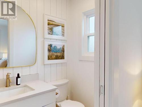 4744 Manson Ave, Powell River, BC - Indoor Photo Showing Bathroom