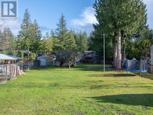 4744 Manson Ave, Powell River, BC - Outdoor With Backyard