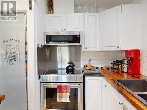 250-7575 Duncan Street, Powell River, BC - Indoor Photo Showing Kitchen