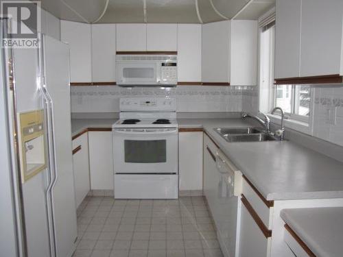 17 500 Wotzke Drive, Williams Lake, BC - Indoor Photo Showing Kitchen With Double Sink