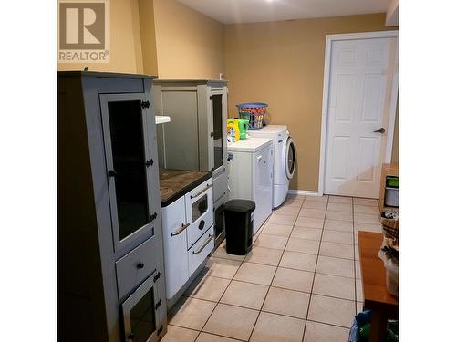 2112 South Lakeside Drive, Williams Lake, BC - Indoor Photo Showing Laundry Room