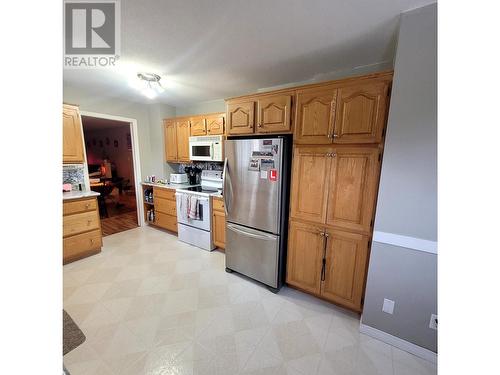 2112 South Lakeside Drive, Williams Lake, BC - Indoor Photo Showing Kitchen