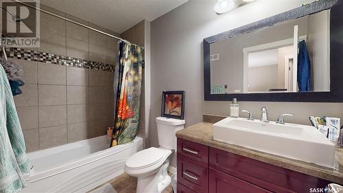 1137 Wallace Street, Regina, SK - Indoor Photo Showing Bathroom