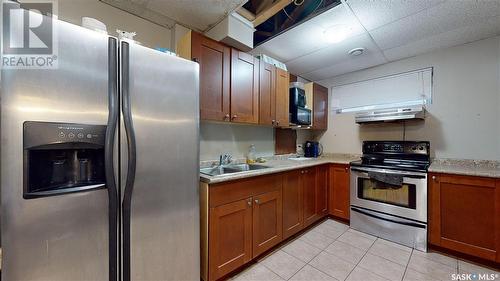 1137 Wallace Street, Regina, SK - Indoor Photo Showing Kitchen With Double Sink