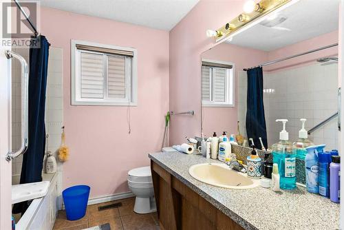 6556 Martingrove Drive Ne, Calgary, AB - Indoor Photo Showing Bathroom