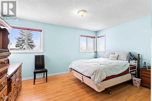 6556 Martingrove Drive Ne, Calgary, AB - Indoor Photo Showing Bedroom