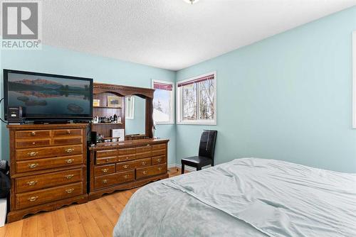 6556 Martingrove Drive Ne, Calgary, AB - Indoor Photo Showing Bedroom