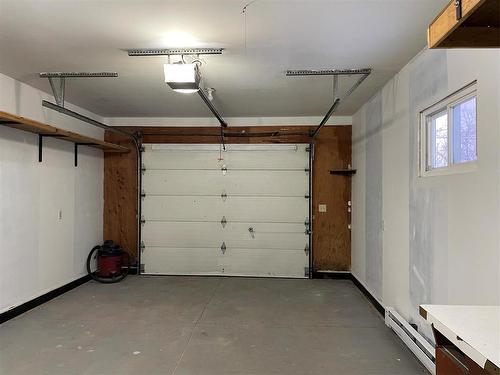 202 6Th Avenue S, Swan River, MB - Indoor Photo Showing Garage