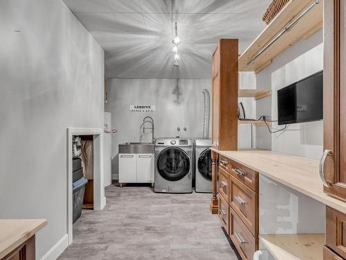 Laundry room - 905 Rue Noël-Beaupré, L'Ancienne-Lorette, QC - Indoor Photo Showing Laundry Room