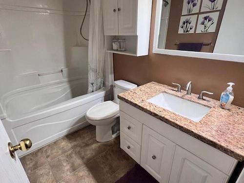 17 Bastedo Crescent, Marathon, ON - Indoor Photo Showing Bathroom