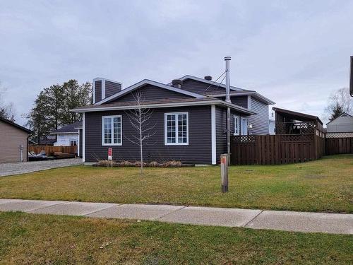 17 Bastedo Crescent, Marathon, ON - Outdoor