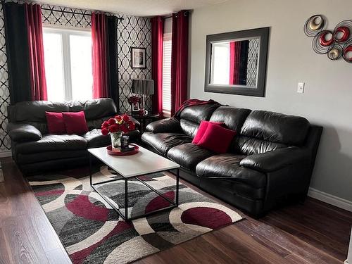 17 Bastedo Crescent, Marathon, ON - Indoor Photo Showing Living Room