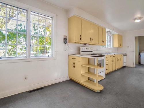 Coin-repas - 71 Rue Stafford, Baie-D'Urfé, QC - Indoor Photo Showing Kitchen