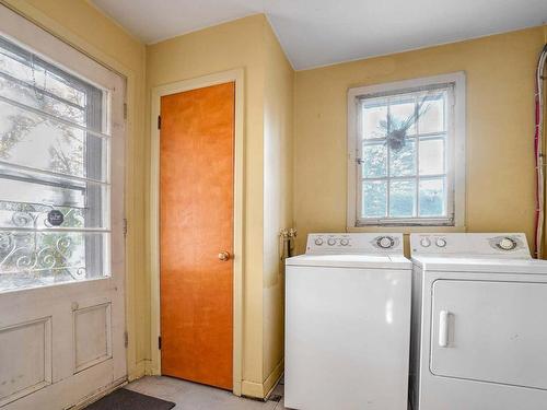 Salle de lavage - 71 Rue Stafford, Baie-D'Urfé, QC - Indoor Photo Showing Laundry Room