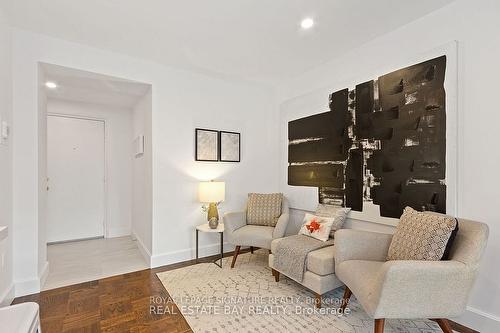 103-2 Ridelle Ave, Toronto, ON - Indoor Photo Showing Living Room